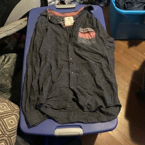 On The Byas Size Medium Mens Top - Picture 1 of 1